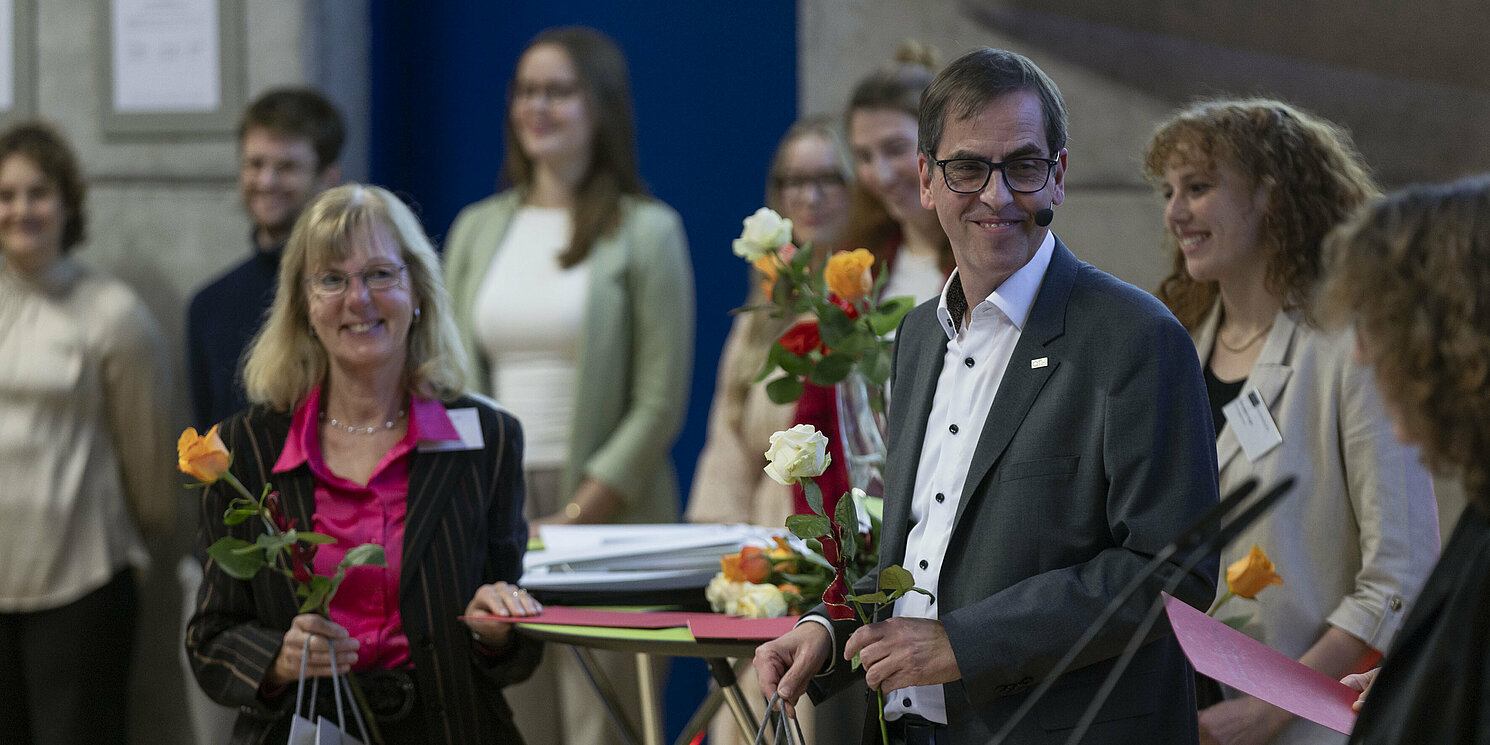 Prof. Dr. Ralph Schneider, Präsident der OH Regensburg, führte durch den Abend der Auszeichnungen. Foto: OTH Regensburg/Florian Hammerich